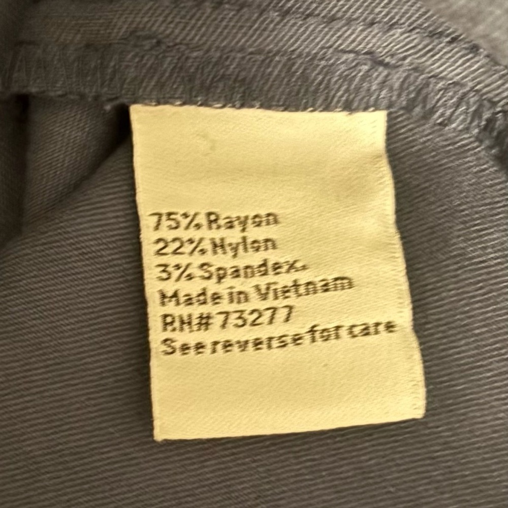 Nine West Women's Skirt with Belt. Size XL - Picture 4 of 4